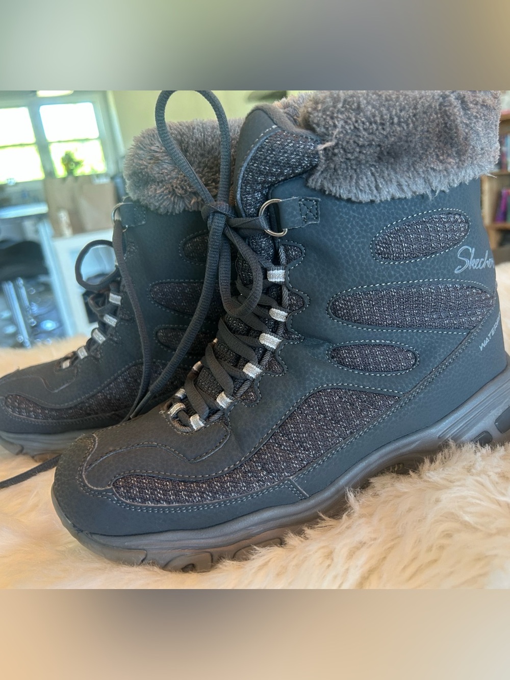 Skechers Women's Black Lace-Up Faux Fur Trim Boots